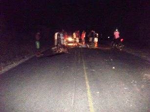 Motociclista morre atropelado por ônibus na BA 130