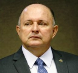 Campo Formoso: Prefeito renuncia antes de julgamento de processo