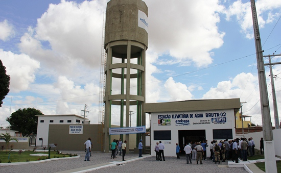 Governador inaugura nova adutora indicada pela deputada Neusa Cadore,e reforma da BA 130