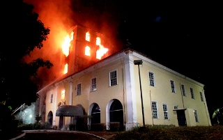 Salvador: incêndio destruiu 50% do prédio da Secretaria de Educação