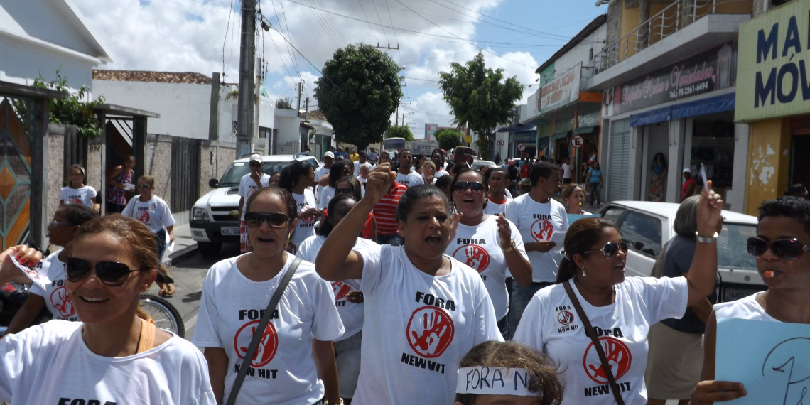 Movimento de Mulheres de Serrinha protesta contra show da banda New Hit