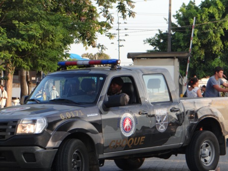 Feira de Santana: carro da PM capota durante operação de combate a assalto a banco