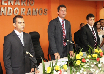 Assis e Alex são empossados e o povo fez festa jamais vista em Conceição do Coité – Conheça os dez decretos assinados pelo prefeito