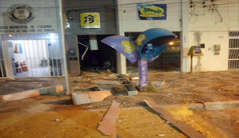 Assaltantes estouram caixa eletrônico em Caldas do Jorro e sequestram gerente para roubar o BB de Araci