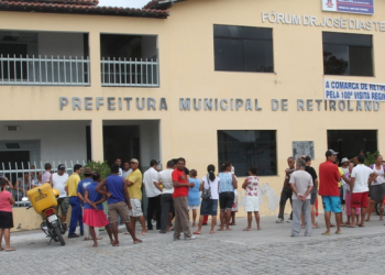 André Martins pede aos servidores que retornem ao trabalho