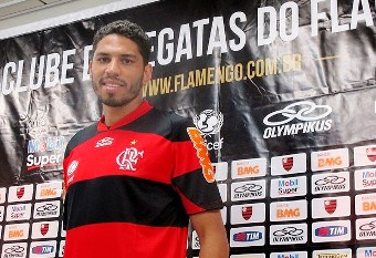 Coiteense Wallace é apresentado pelo Flamengo: “uma equipe muito maior”, disse o zagueiro