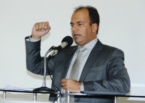 Celinho vai ter a difícil missão de também com partido novo, o Solidariedade, como apoiador de candidatura ao executivo