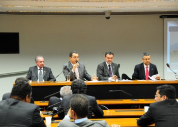 Brasília – Secretário apresenta investimentos em água para bancada baiana