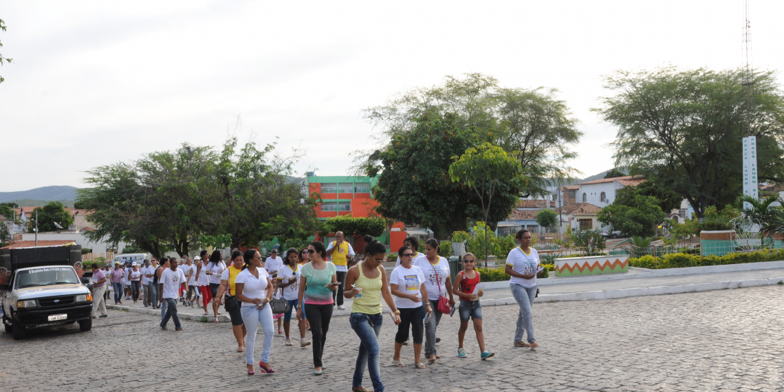 Mobilização alerta moradores sobre a importância da prevenção contra a dengue