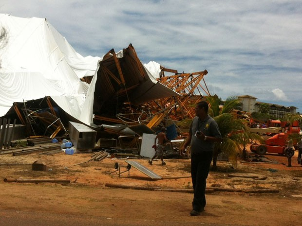 Sauípe: um morre e dezenas ficam feridos em desabamento de estrutura metálica