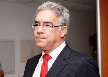 Zé Neto convoca deputados estaduais para discutir extinção dos 14º e 15º salários