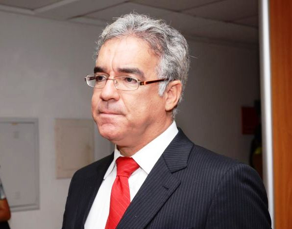 Zé Neto convoca deputados estaduais para discutir extinção dos 14º e 15º salários