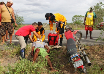 Anjos da Vida atende a dois acidentes envolvendo motos e as vítimas admitiram estarem fazendo uso de bebida alcoólica