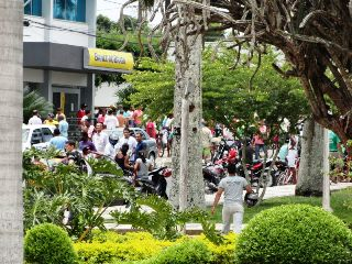 Bandidos fortemente armados assaltam agências do BB e do Bradesco de Amargosa