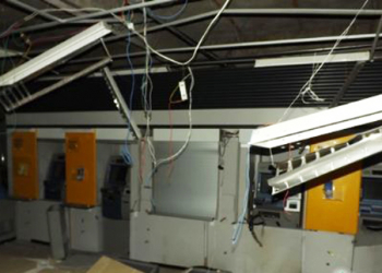 Bandidos explodem caixas eletrônicos em Canudos, mas não levam dinheiro