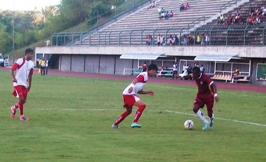 Jacuipense empata com Botafogo em Pituaçu e assume liderança do Baianão
