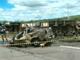 carro acidente 28 02