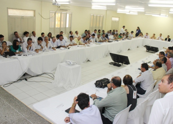 Casa Civil reúne mais de trinta prefeitos em Tucano para discutir Ações de Convivência com Seca