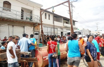 Homem morre em Euclides da Cunha depois de tanque de caminhão pipa despencar sobre seu corpo