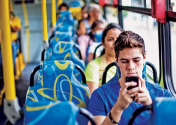 Wagner sanciona lei que proíbe “DJ de buzu” em ônibus intermunicipais