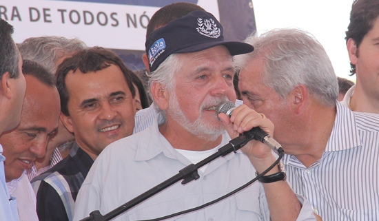 Poucas e boas durante a vista de Wagner a Serrinha e Ichu