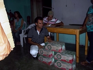 distribuição de leite e suco.3
