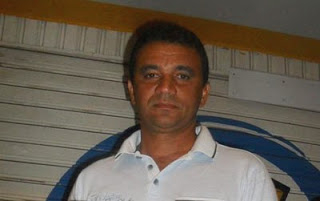 Empresário reage a assalto e leva tiro