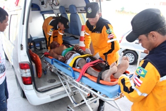 Este homem teria esfaqueado uma pessoa antes de ser ferido e atingido com a própria arma