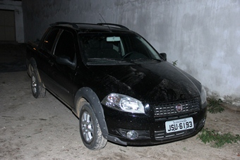 Veículo tomado de assalto em Feira de Santana é encontrado abandonado em Coité