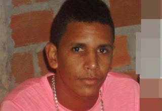 Serrinha – jovem é morto à tiros em frente a casa da namorada