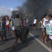 Manifestação congestiona BR-324, sentido Salvador-Feira de Santana