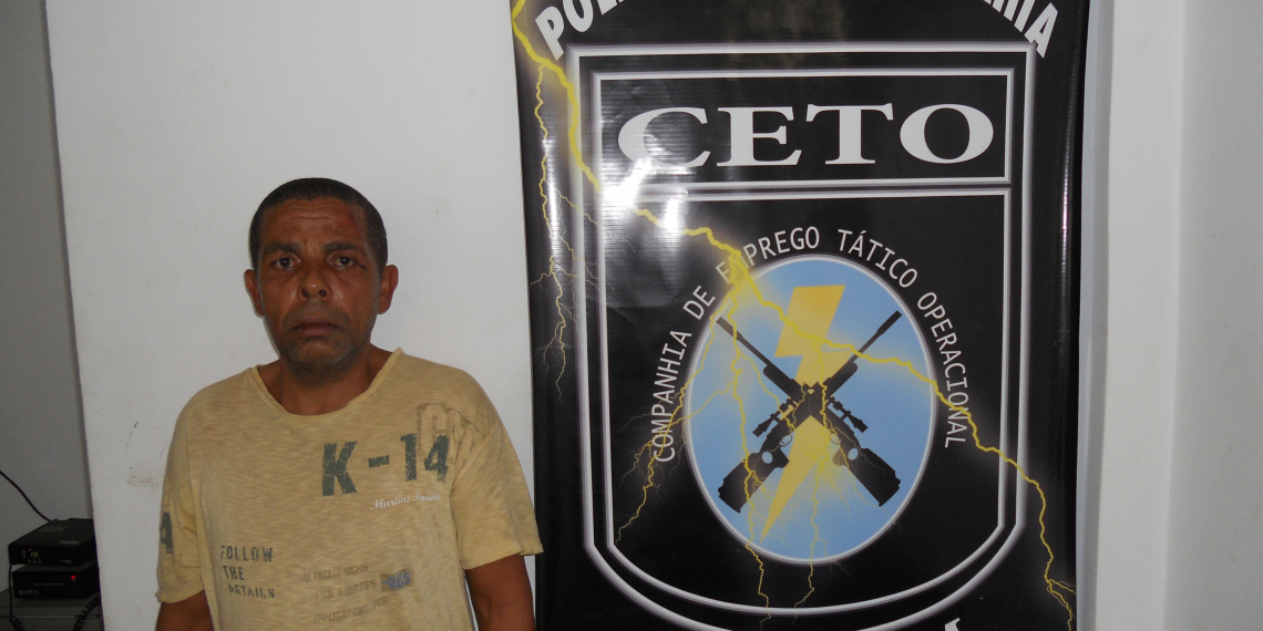 Policiais do 16º Batalhão prendem traficante e recupera moto tomada de assalto