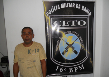 Policiais do 16º Batalhão prendem traficante e recupera moto tomada de assalto