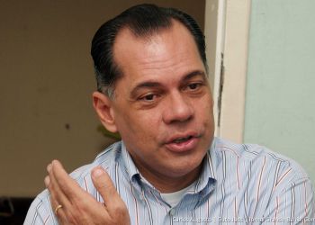 João Henrique, ex-prefeito de Salvador, sofre acidente de carro e é hospitalizado