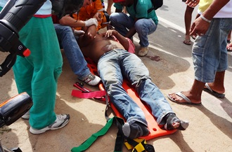 Coité – Casal fica ferido ao atropelar filhote de jumento na BA 409