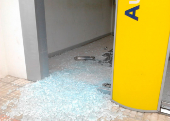 Grupo tenta explodir caixas eletrônicos em Banzaê; homem é baleado na cabeça em fuga