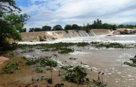 Fortes chuvas traz alívio a população de Queimadas e Santaluz.A barragem da Leste transbordou