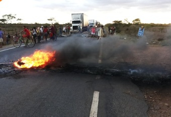 BR 410 – Mais uma rodovia é interditada por manifestantes na Bahia