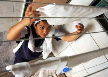 Especialista responde a principais dúvidas sobre a PEC das Domésticas