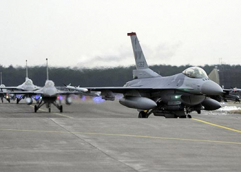 Estados Unidos enviam aviões de combate para reforçar manobras militares na Península Coreana