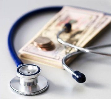 Plano de saúde que negar cobertura poderá ser multado e até suspenso