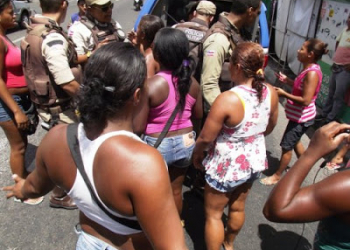 Feira de Santana: protesto contra ‘rapa’ causa tumulto no centro da cidade