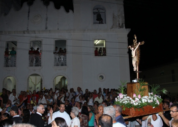 Imagem peregrina de Bom Jesus da Lapa chega a Riachão do Jacuípe