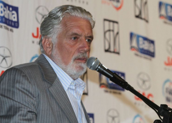 Wagner comemora o 1º de Maio com geração de 500 mil empregos na Bahia