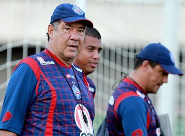 Bahia confirma retorno do técnico Joel Santana