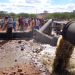 Ponto Novo: inconformados com o Governo, centenas de agricultores destroem parte da adutora que abasteceria Sr.do Bonfim