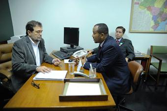 Walter Pinheiro prometeu assumir compromisso de destinar emendas ao sisal, ao receber o prefeito de Teofilândia em seu Gabinete