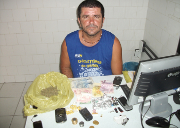 Homem é preso acusado de tráfico de drogas na periferia da cidade