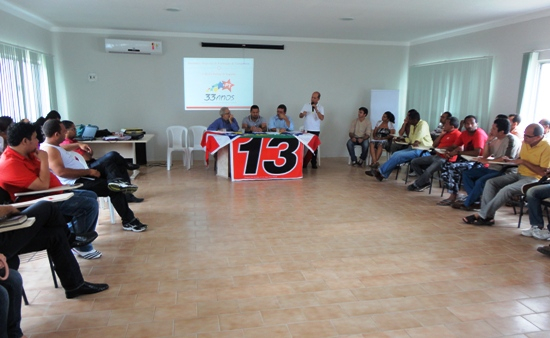 Fórum de Vereadores do PT é criado em seminário de formação em Serrinha