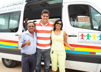 Prefeitura entrega oficialmente uma Sprinter e duas motos 0Km para servir a comunidade